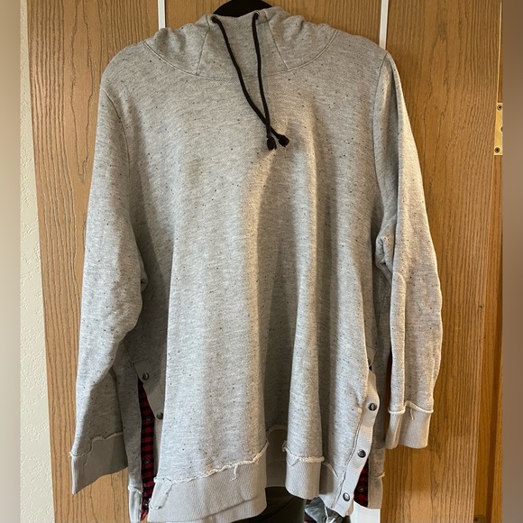 Maurices Gray and Buffalo check hoodie - Picture 1 of 3